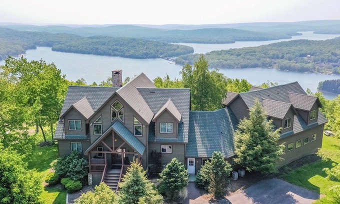 Mountainside House | Under the Stars: Private Indoor & Outdoor Pools, 2 Hot Tubs, & BIG Lake