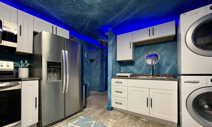 Knoxville Apartment | Underwater Escape near Downtown Knoxville