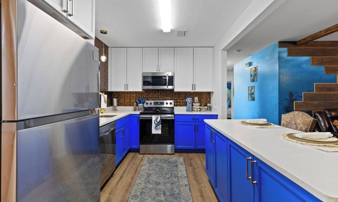 Duckpond House | Underwater Home w/Game Room ~6 min to Stadium & Downtown/2 King Beds &Fire Pit