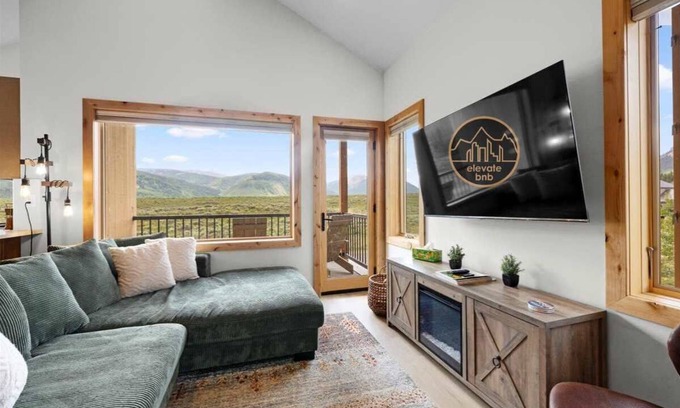 Crested Butte House | Unforgettable Mountain Escape + Waffles!