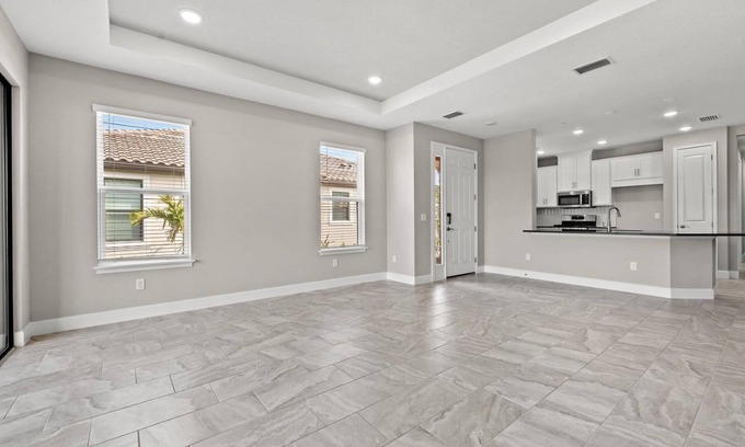Braden River Villa | Unfurnished 2 bedrooms/02 Bath + Den Villa at Esplanade at Azario