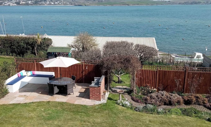 Treator House | Uninterrupted spectacular views over the Camel Estuary and ocean.