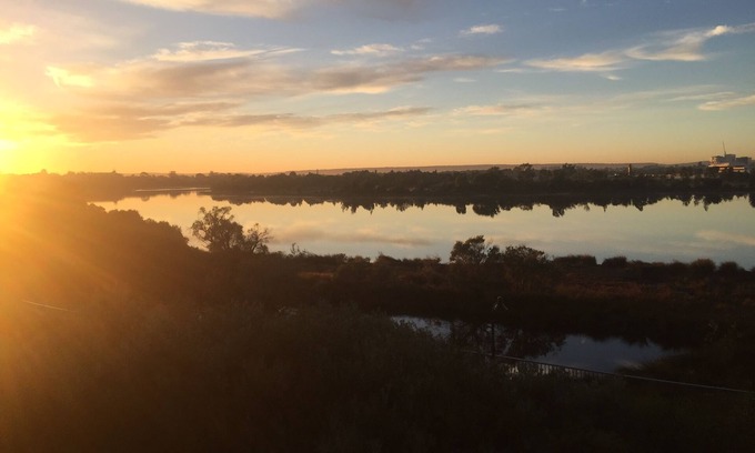Mount Lawley House | Uninterrupted Swan River Views -Executive Stay close to Optus Stadium