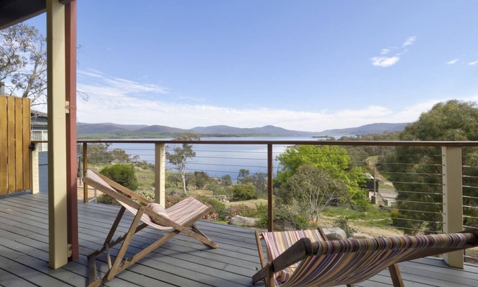 East Jindabyne House | Uninterrupted views of Lake Jindabyne from the balcony.
