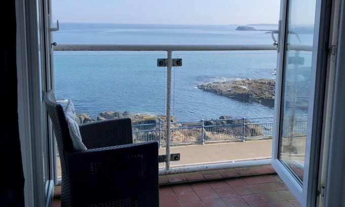Portstewart Apartment | Uninterrupted Views of the Atlantic in a beautiful quiet Portstewart Apartment