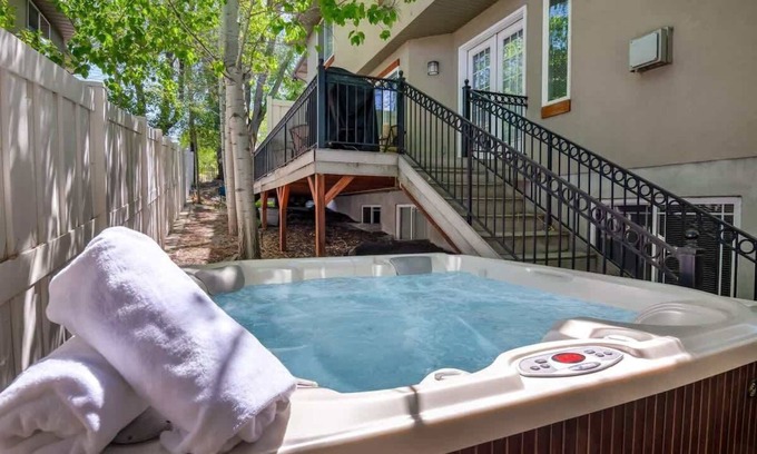 Midvale House | Union Gateway in Prime Salt Lake Location with Hot Tub