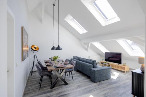Munchen District Apartment | UNiQE I 100qm I 2 Schlafzimmer I Nähe Messe