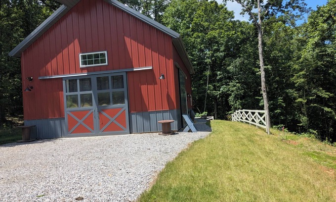 Loudon House | Unique 1 Bedroom Barndominium- Adults Only