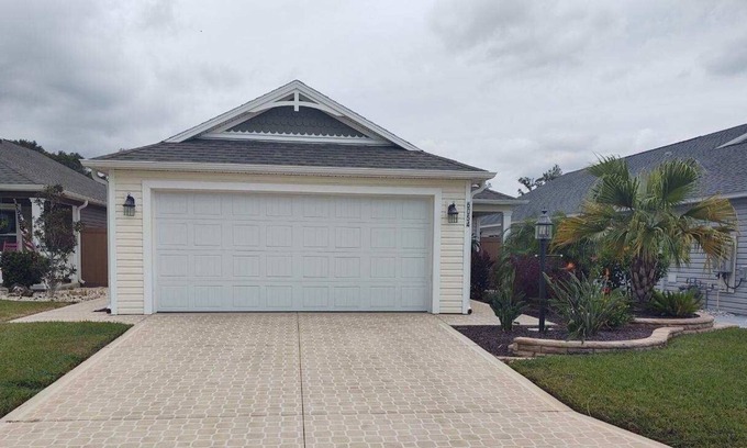 Wildwood Villa | Unique 2/2 Pet Friendly Villa Situated in DeSoto & Includes Golf Cart & WiFi!