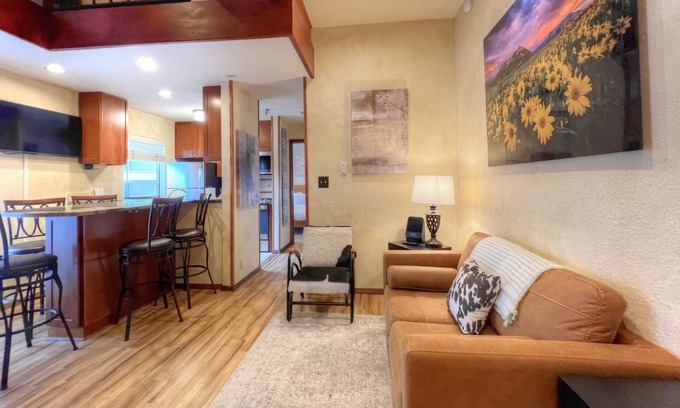 Crested Butte Condo | Unique 2 bedroom in the Base Area, Sleeps 6
