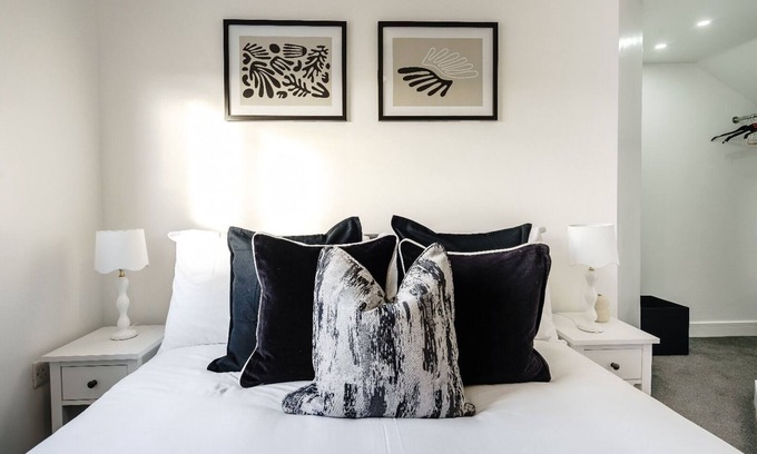 Gabalfa Apartment | Unique -2 bedroom Flat with Smart TV Cardiff