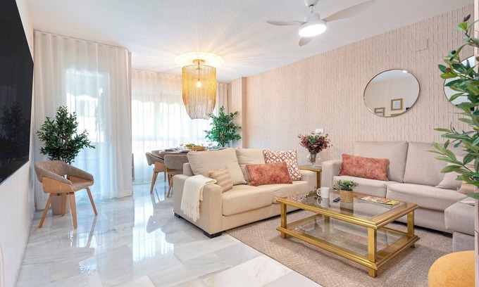 Centro - Sagrario Apartment | Unique apt. with parking in Granada. Fuente Nueva