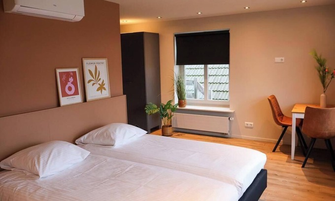 Maasbommel Hotel | Unique B&B room next to a historic mill, with luxurious comfort and a beautiful location in Gelderland.