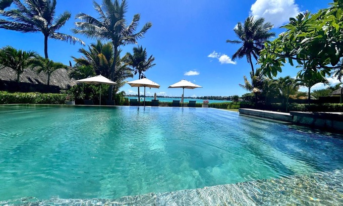 Pointe aux Canonniers Apartment | Unique Beachfront Appartment