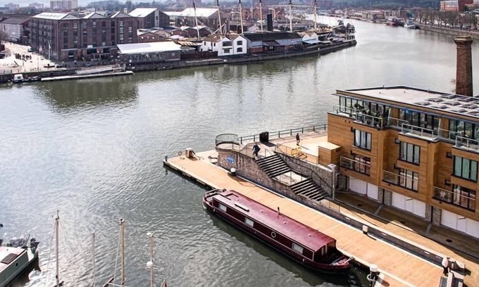 Canon's Marsh Apartment | Unique Bristol Harbourside Apartment With Water Views