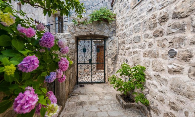 Cavtat Old Town Apartment | Unique Cavtat Center Apartment