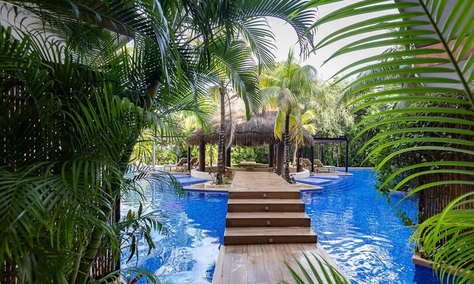 Tulum City Center Apartment | Unique & Comfy Penthouse ~ Private Roof Pool ~ Pkg