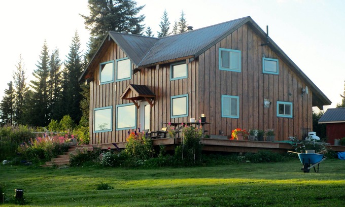Diamond Ridge House | Unique Diamond Ridge Home