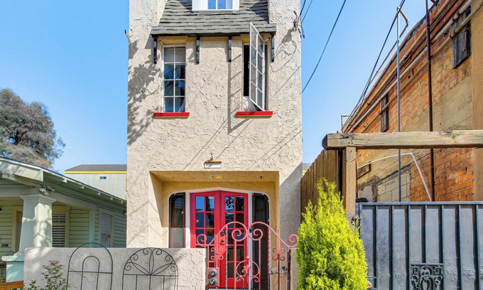 Eastside House | Unique Historic Home w/Rooftop Deck in Long Beach