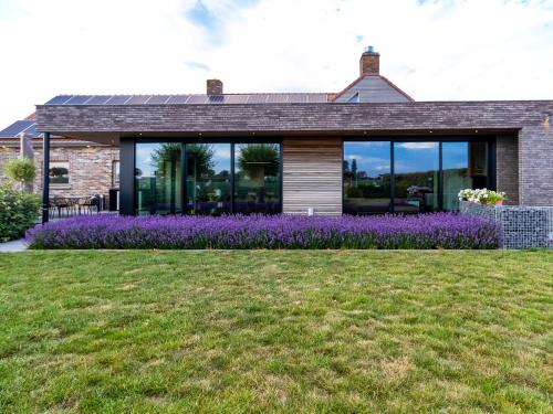 Poperinge House | Unique Holiday Home in Haringe