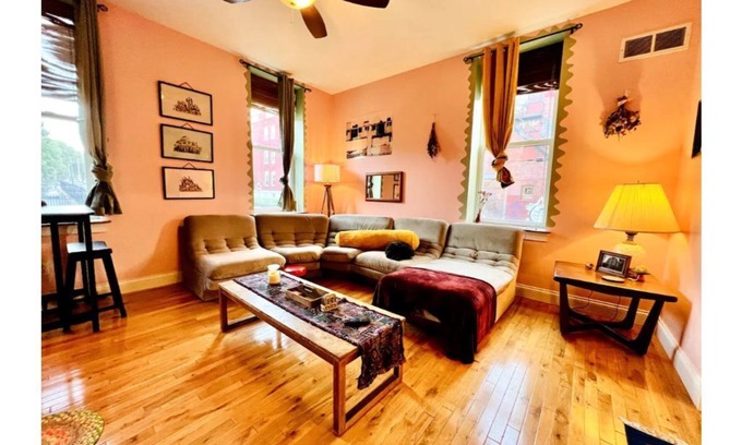 Benton Park House | Unique, Homey, & Spacious City Nest