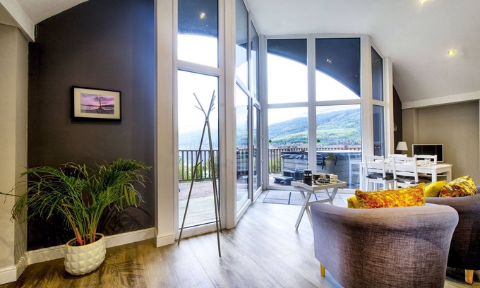Arrochar House | Unique Lodge with Panoramic Views over the Loch and surrounding mountains