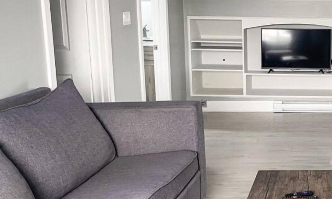 Chapleau Apartment | Unique Modern Luxury 2 Bedroom Apartment