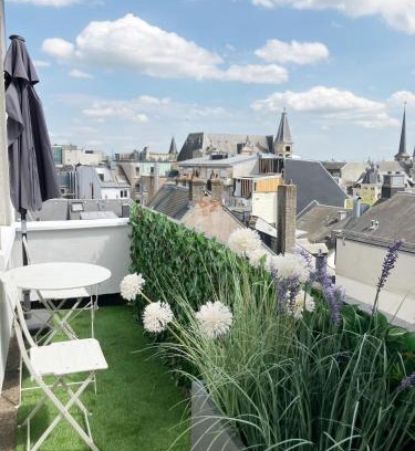 Ville Haute Apartment | Unique Penthouse Maximilian von Bavaria 1-4 personnes à coté de Louis Vuitton