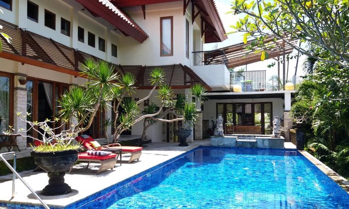 Bukit Villa | Unique spacious luxury villa