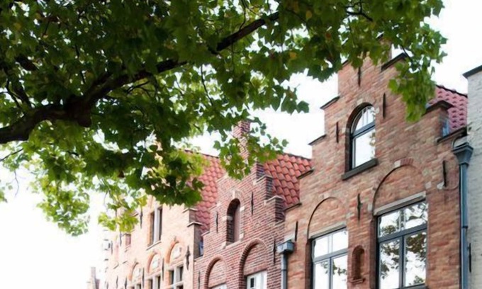 Historical Center Bruges House | Unique step-gabled house in the historical center of bruges