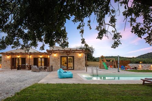 Melidoni Villa | Unique, stonebuilt, rural villas with private pools!