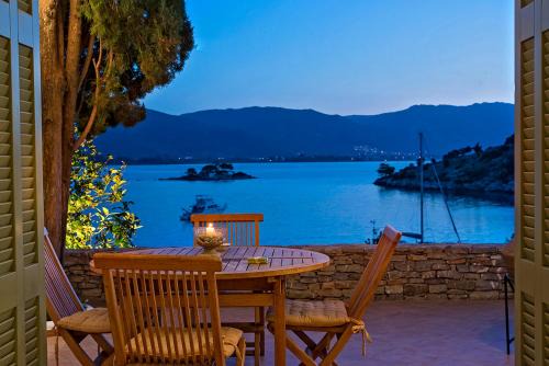 Poros House | Unique Villa on the Island of Poros