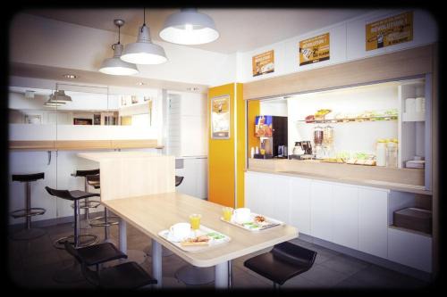 Saintes Hotel | Unisotel Saintes Ex F1