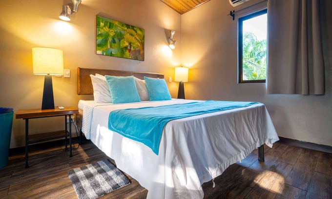 El Cerro Villa | Unit 11 Tico Tico Villas Tree Villa