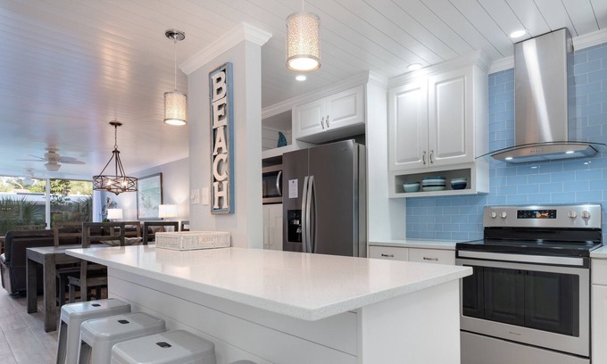 Siesta Key Condo | Unit 121- Newly Renovated- Convenient 1st Floor- Palm Bay Club - Gulf Side In