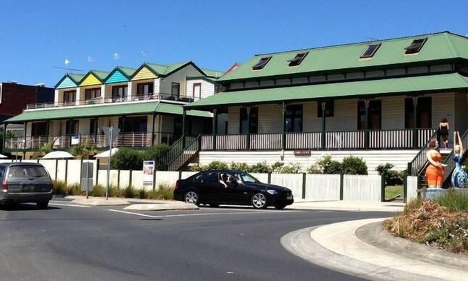 Lorne Apartment | Unit 2 Cora- Lynn 22-28 Mountjoy Parade