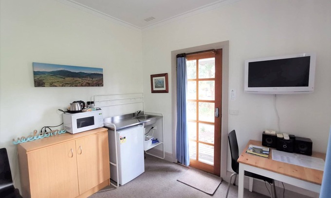 Bright Cottage | Unit 3 - Studio - HomeAway
