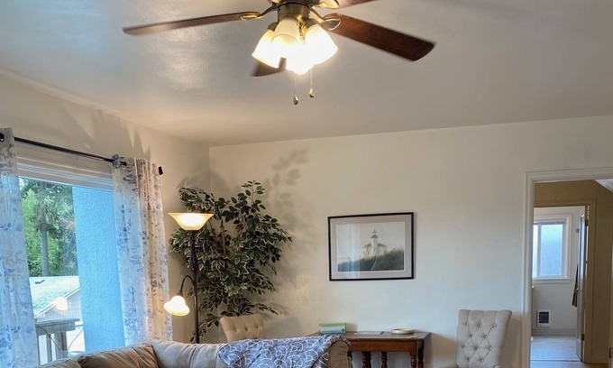 West Salem Apartment | Unit B at the Manor House, month to month