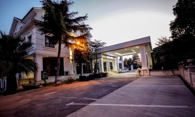 Elbasan Hotel | Univers Resort