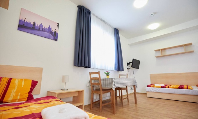 Prague 3 Apartment | University Hotel