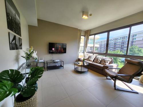South Pattaya Apartment | UNIXX Oasis : Grandeur 2BR Suite
