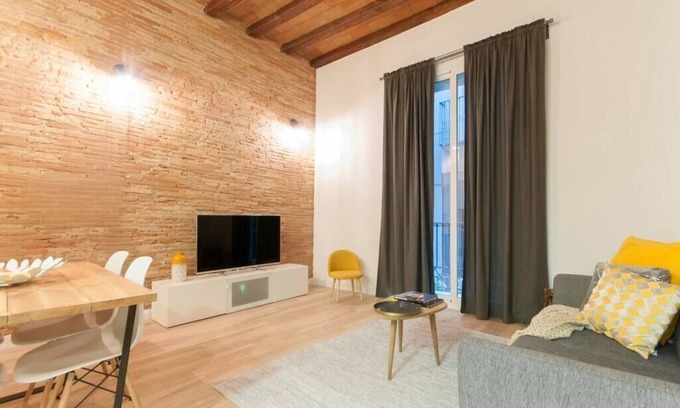 Gothic Quarter Apartment | Unpack your bags, take a deep salty breath, inhale the sea in, and wonder at the magic of Barcelona