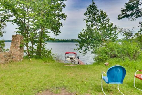 Vergas House | Unplug and Unwind Lakeside Cabin in Vergas