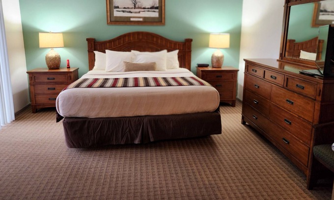 Lake Lure House | Unplug & Unwind in this beautiful 2BDR townhome @ Rumbling Bald in Lake Lure