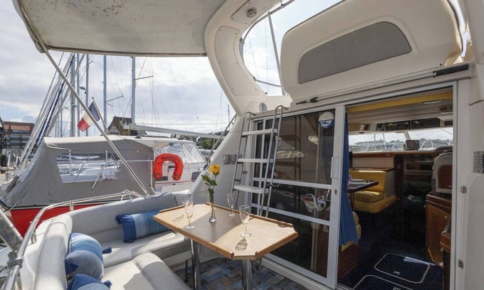 Le Havre Boat Rental | Unusual night on a boat
