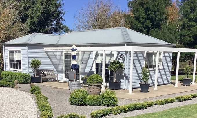 Exeter Cottage | Unwind at "Woodbury Lodge"
