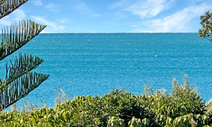 Alexandra Headland Apartment | Unwind in Coastal Resort (1 bedroom)