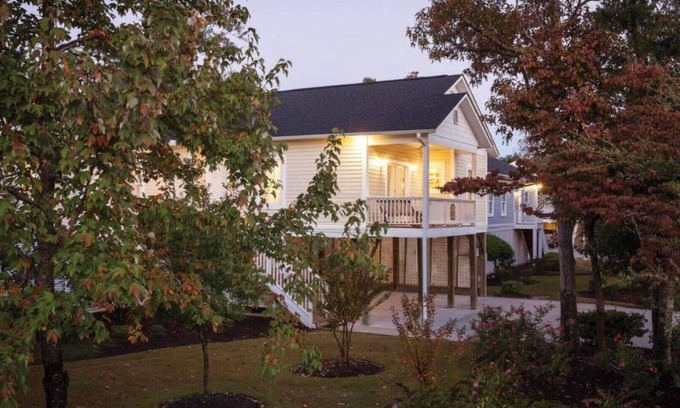 Ocean Drive Resort | Unwind in Family-Friendly Luxury at Wyndham at the Cottages- 4 Bedroom Deluxe