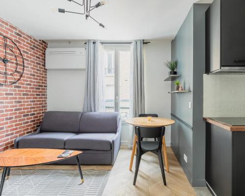 Parc-de-Montsouris Apartment | unwind in timeless comfort