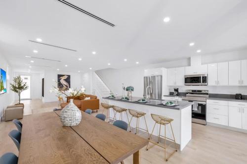 Allapattah Villa | Up to 12 guests! Modern Villa near Wynwood 29!